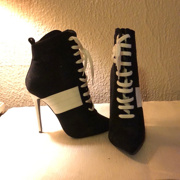 Heels - Picture 2 of 2